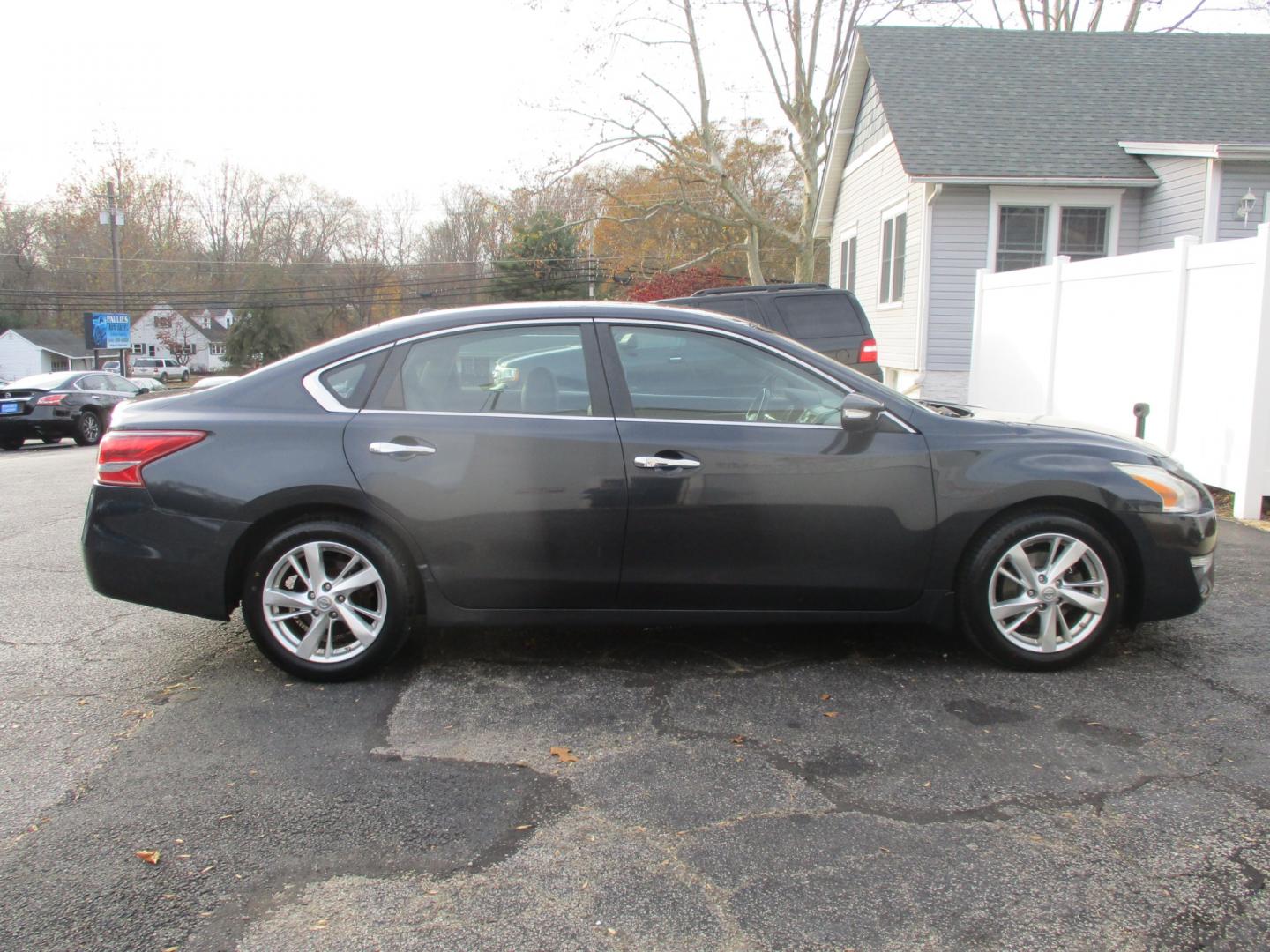 2013 Nissan Altima (1N4AL3AP7DC) , AUTOMATIC transmission, located at 540a Delsea Drive, Sewell, NJ, 08080, (856) 589-6888, 39.752560, -75.111206 - Photo#9